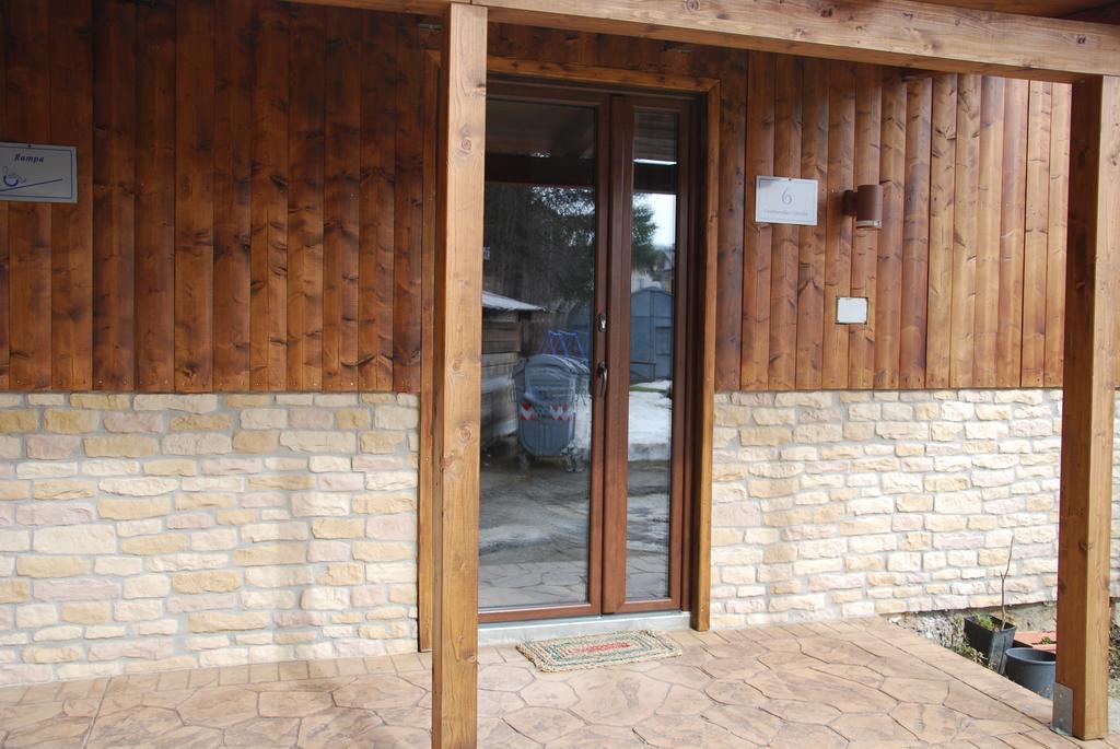 Guest House Caracas Lorica Exterior foto